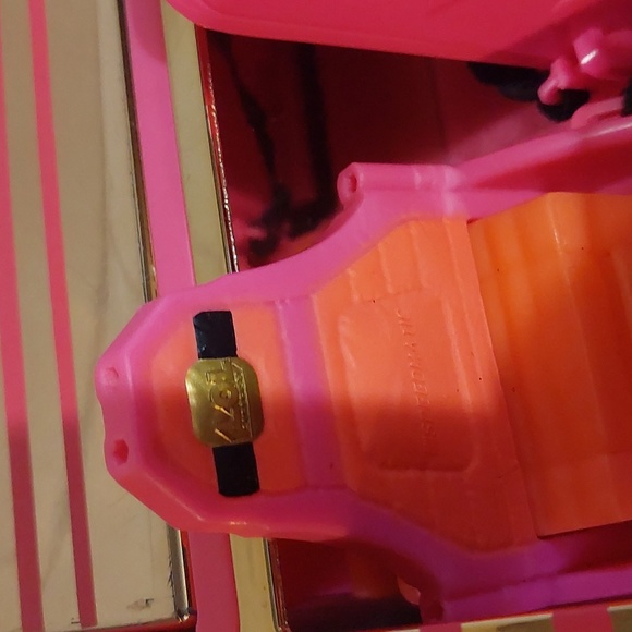 LOL OMG Surprise Car-Pool Coupe, Surprise Pool & Dance Floor; Pink and Gold, 15" - Picture 8 of 16